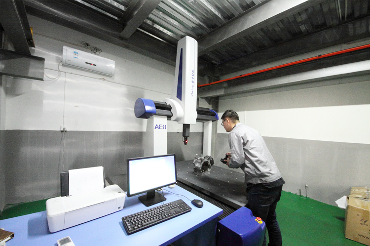 Coordinate detector